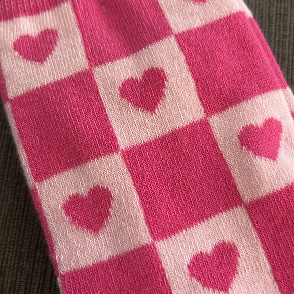 Pink Checkered Heart Crew Socks shoe size 4-10 - Picture 3 of 3